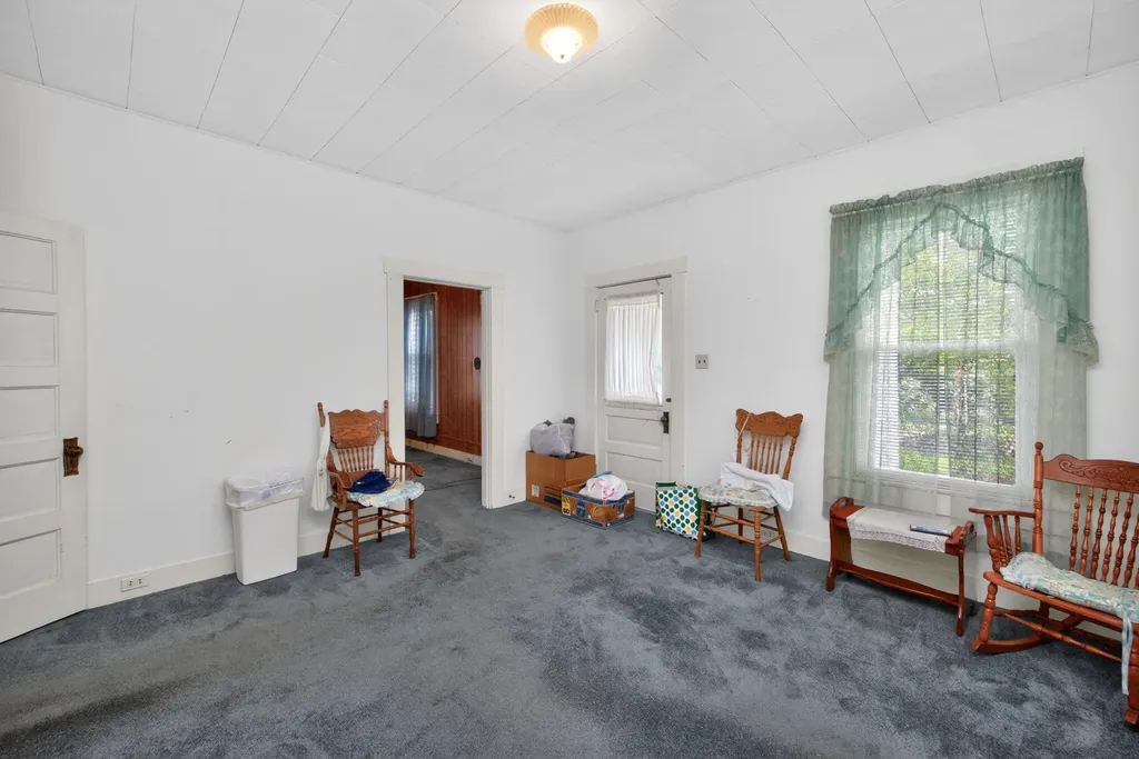 223 W Higgins Street Midway KY 40347