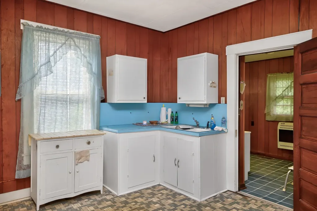 223 W Higgins Street Midway KY 40347