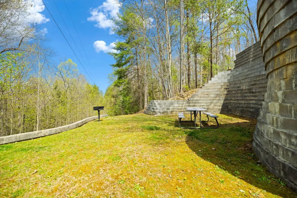 1578 Village Drive Campton KY 41301