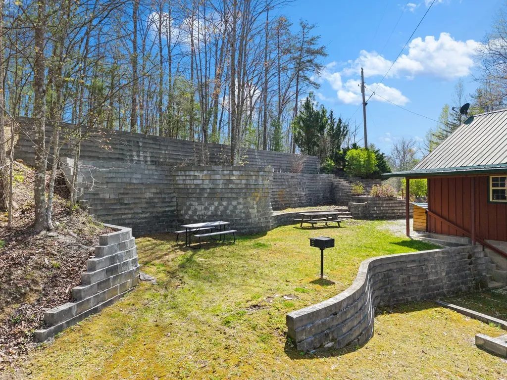 1578 Village Drive Campton KY 41301
