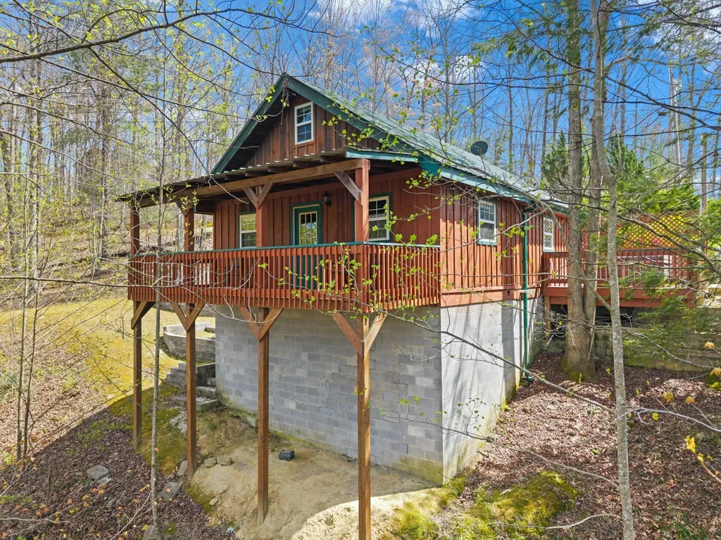 1578 Village Drive Campton KY 41301