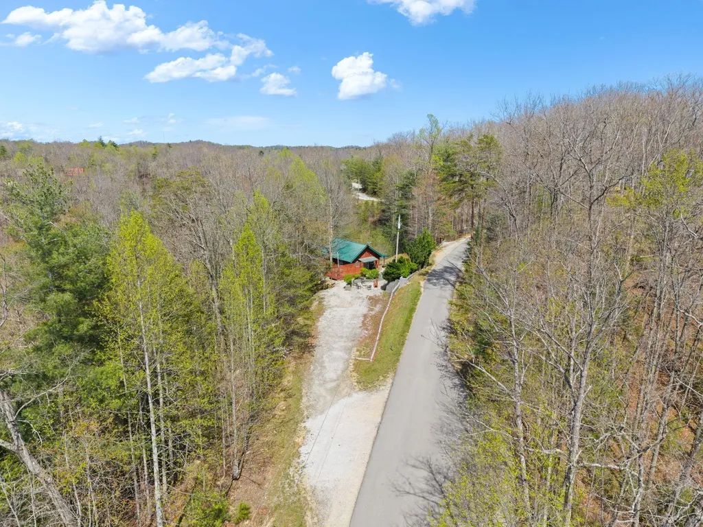 1578 Village Drive Campton KY 41301