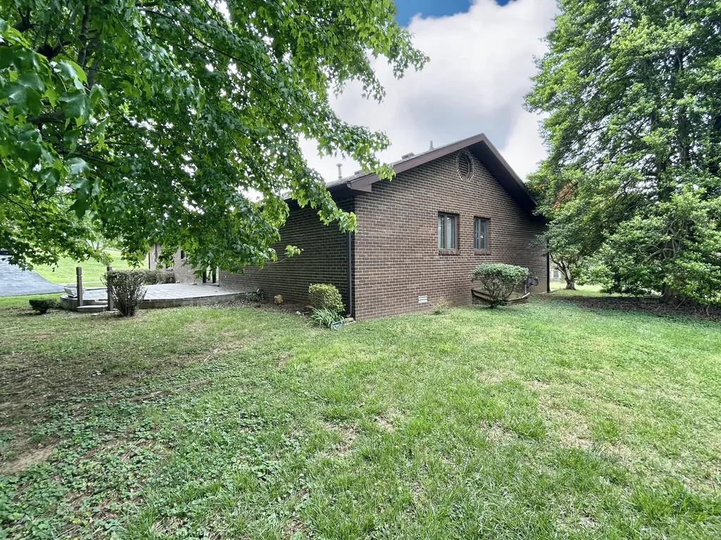 602 Mcguire Street Ferguson KY 42533