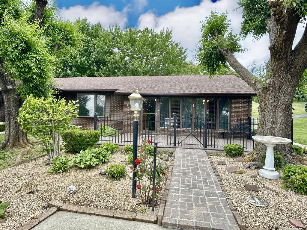 602 Mcguire Street Ferguson KY 42533