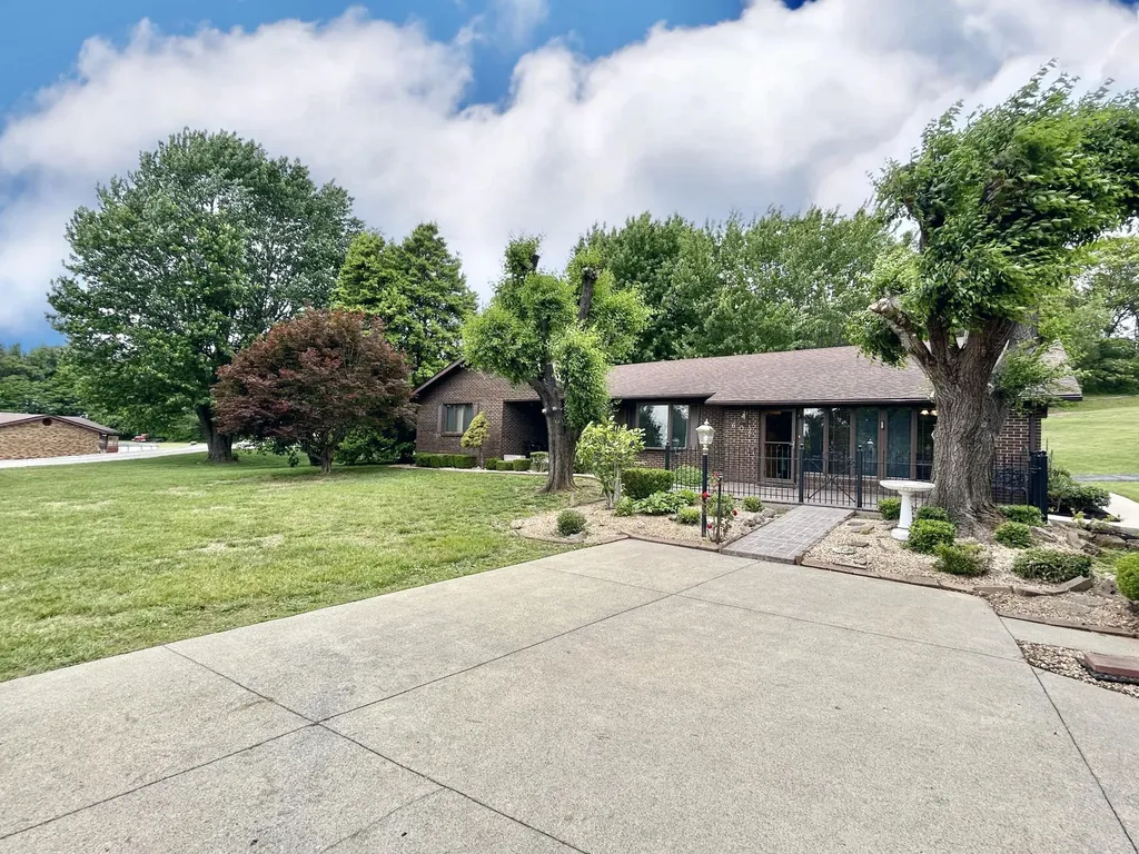 602 Mcguire Street Ferguson KY 42533