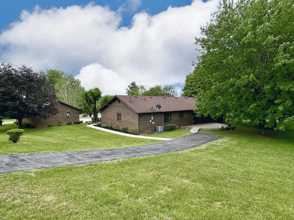 602 Mcguire Street Ferguson KY 42533