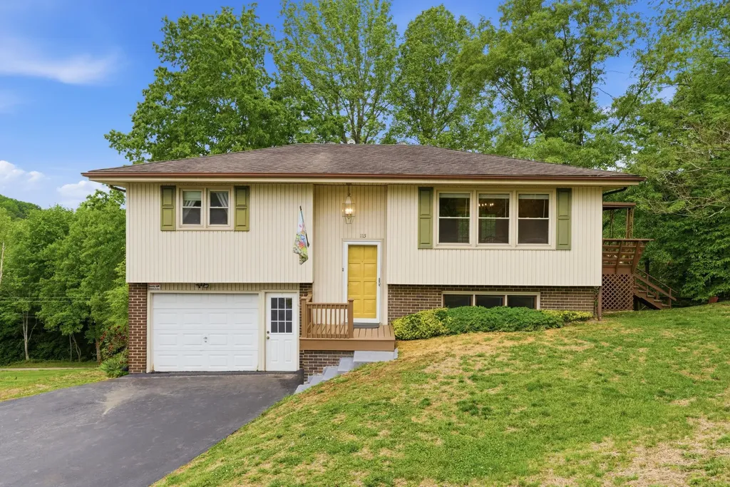 115 Meade Drive Irvine KY 40336
