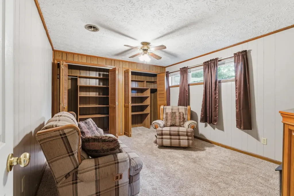 115 Meade Drive Irvine KY 40336