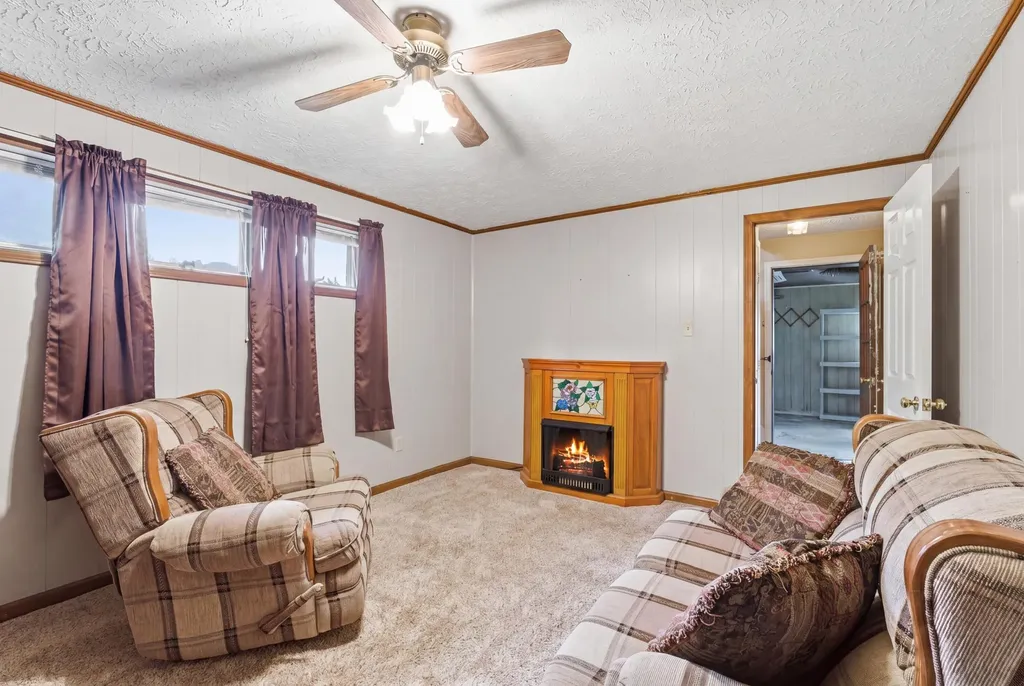 115 Meade Drive Irvine KY 40336