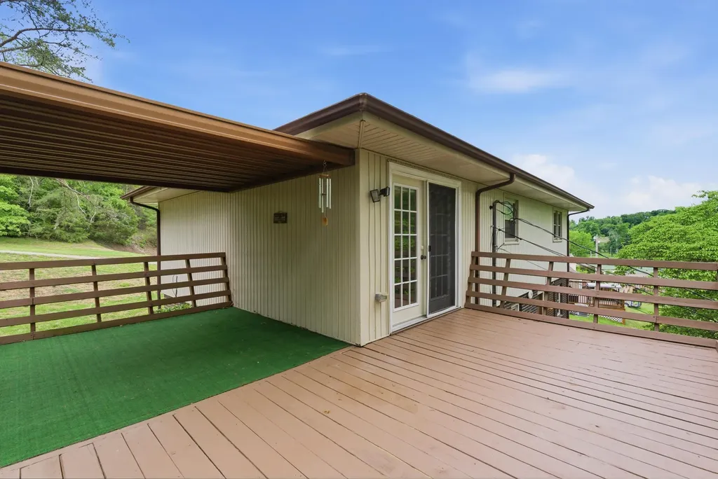 115 Meade Drive Irvine KY 40336
