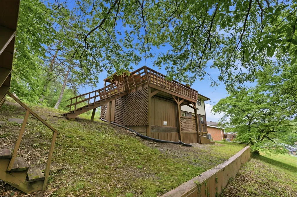 115 Meade Drive Irvine KY 40336