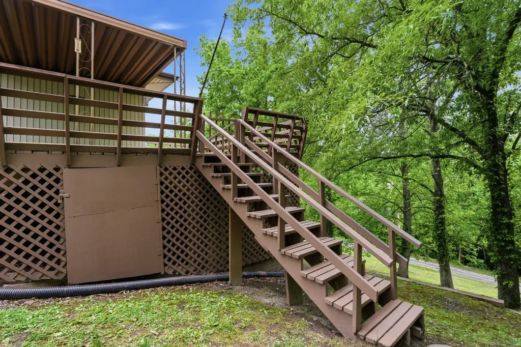 115 Meade Drive Irvine KY 40336