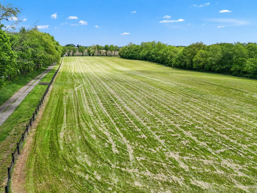 4119 W Leestown Road Midway KY 40347