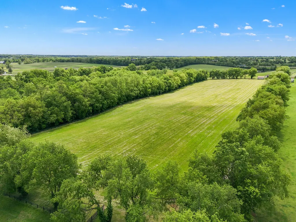 4119 W Leestown Road Midway KY 40347