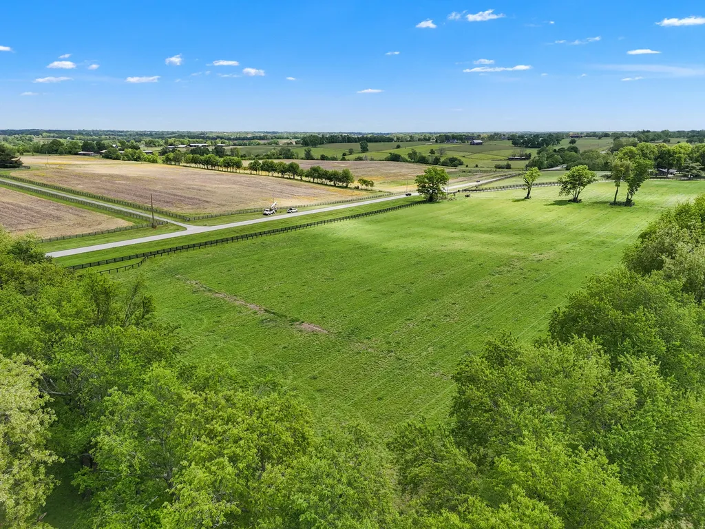 4119 W Leestown Road Midway KY 40347