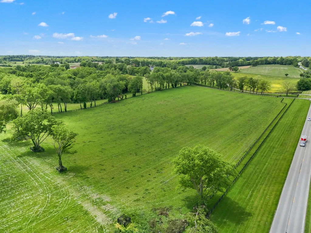 4119 W Leestown Road Midway KY 40347