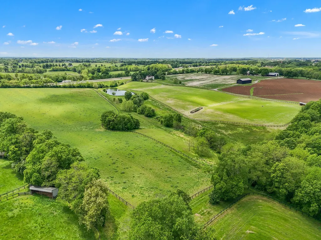 4119 W Leestown Road Midway KY 40347