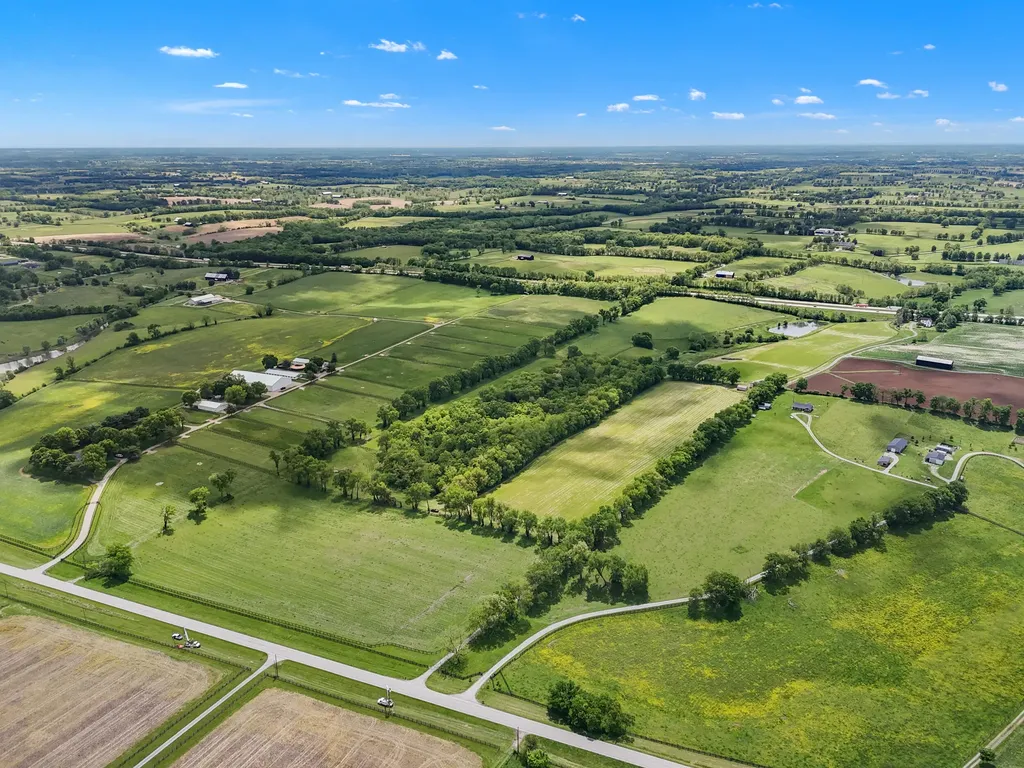 4119 W Leestown Road Midway KY 40347