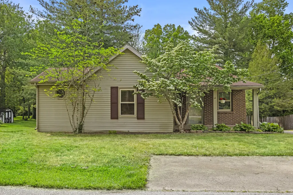 327 Smith Street Midway KY 40347