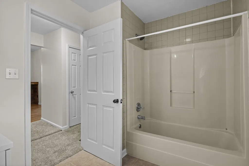 327 Smith Street Midway KY 40347