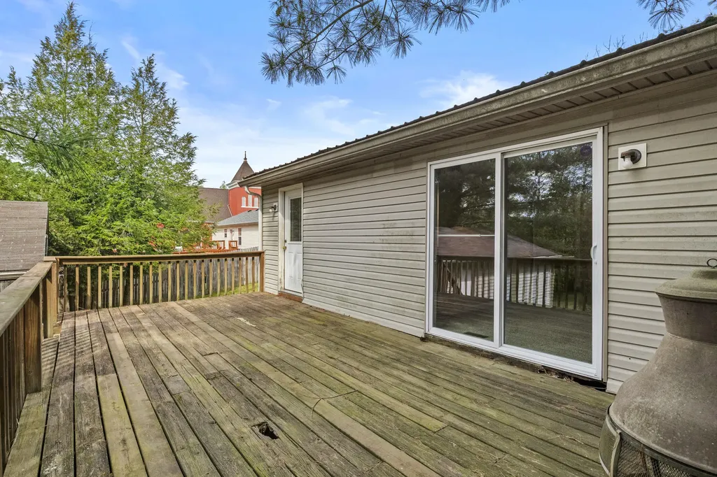 327 Smith Street Midway KY 40347