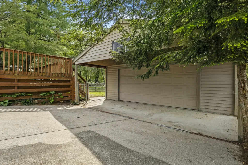 327 Smith Street Midway KY 40347
