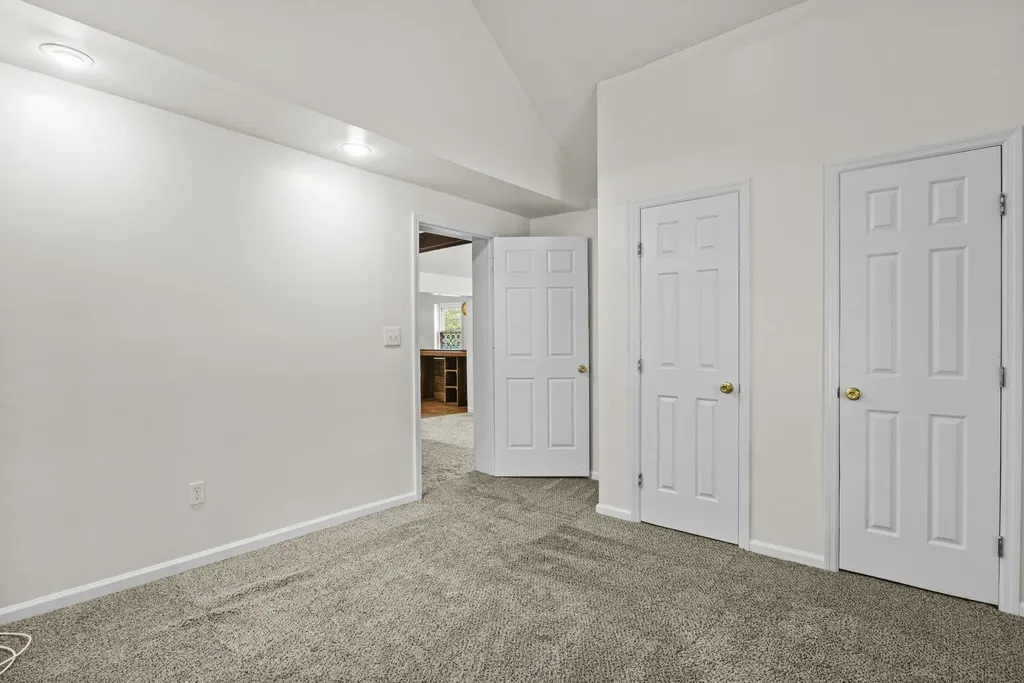 327 Smith Street Midway KY 40347