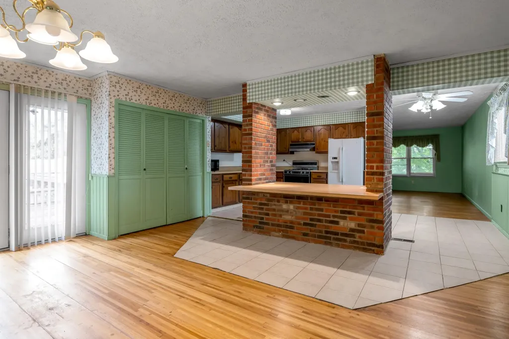 1282 Narragansett Park Lexington KY 40517