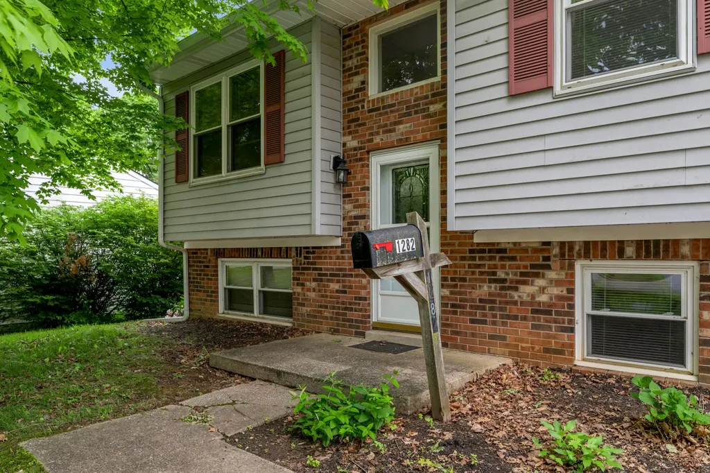 1282 Narragansett Park Lexington KY 40517