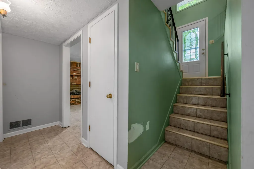 1282 Narragansett Park Lexington KY 40517