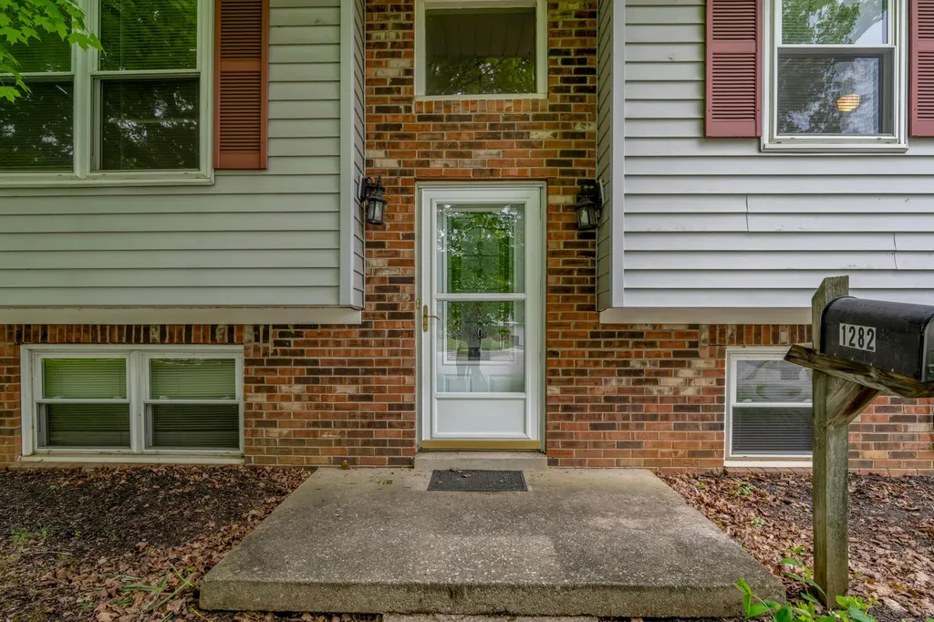 1282 Narragansett Park Lexington KY 40517