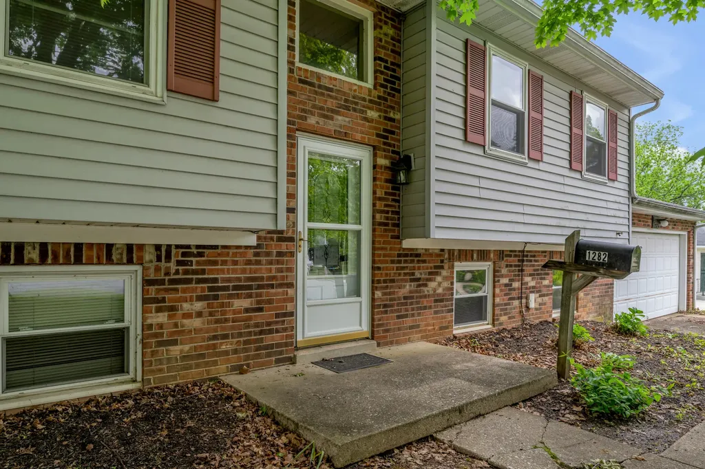 1282 Narragansett Park Lexington KY 40517