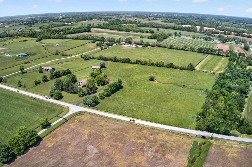3122 Georgetown Road Paris KY 40361