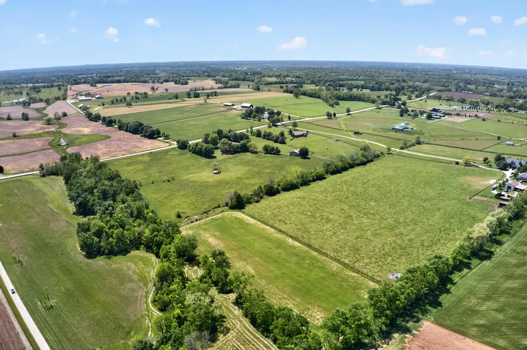 3122 Georgetown Road Paris KY 40361
