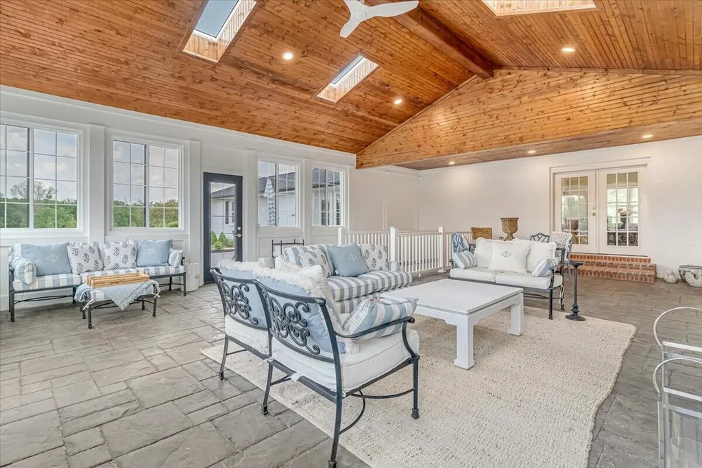 197 Browns Mill Road Versailles KY 40383