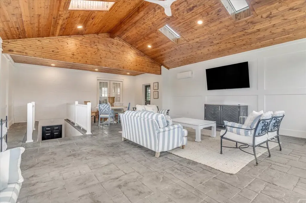 197 Browns Mill Road Versailles KY 40383