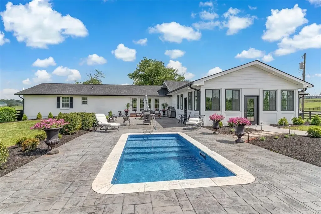 197 Browns Mill Road Versailles KY 40383