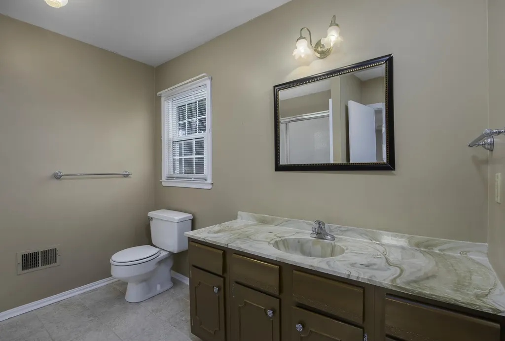 128 Ravenwood Road Versailles KY 40383