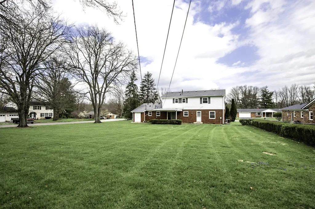 128 Ravenwood Road Versailles KY 40383