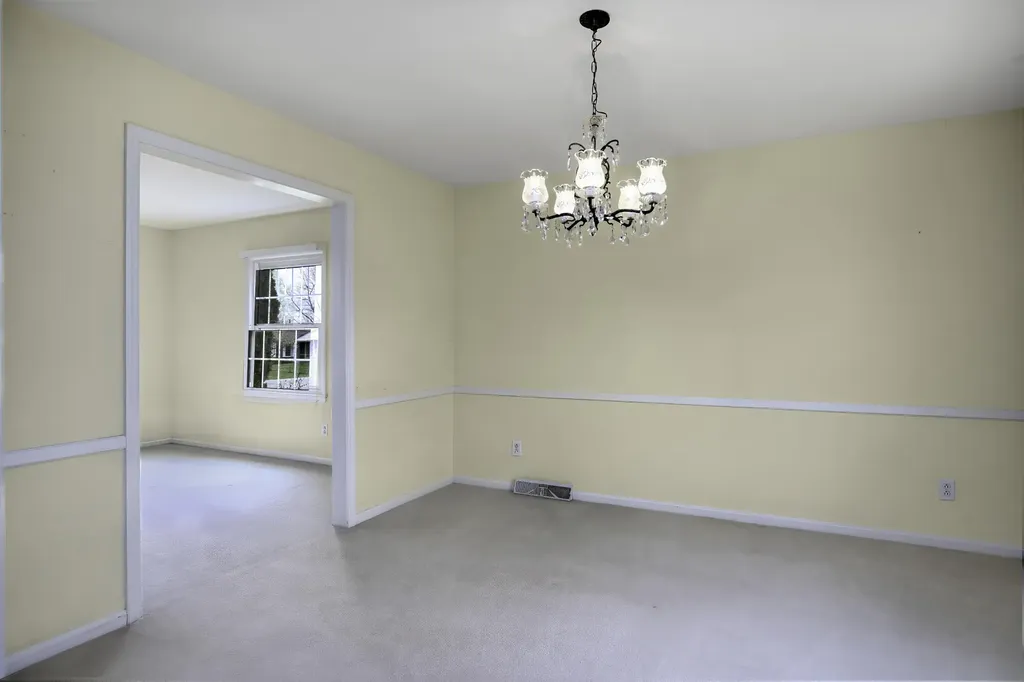 128 Ravenwood Road Versailles KY 40383