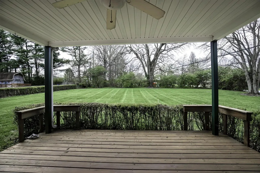 128 Ravenwood Road Versailles KY 40383