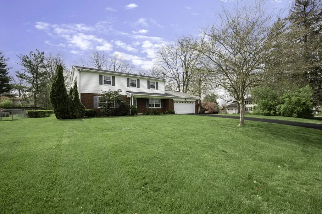 128 Ravenwood Road Versailles KY 40383