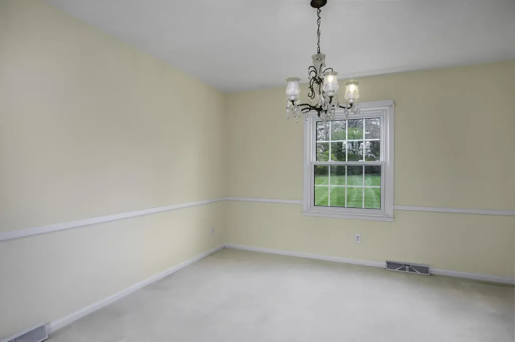 128 Ravenwood Road Versailles KY 40383