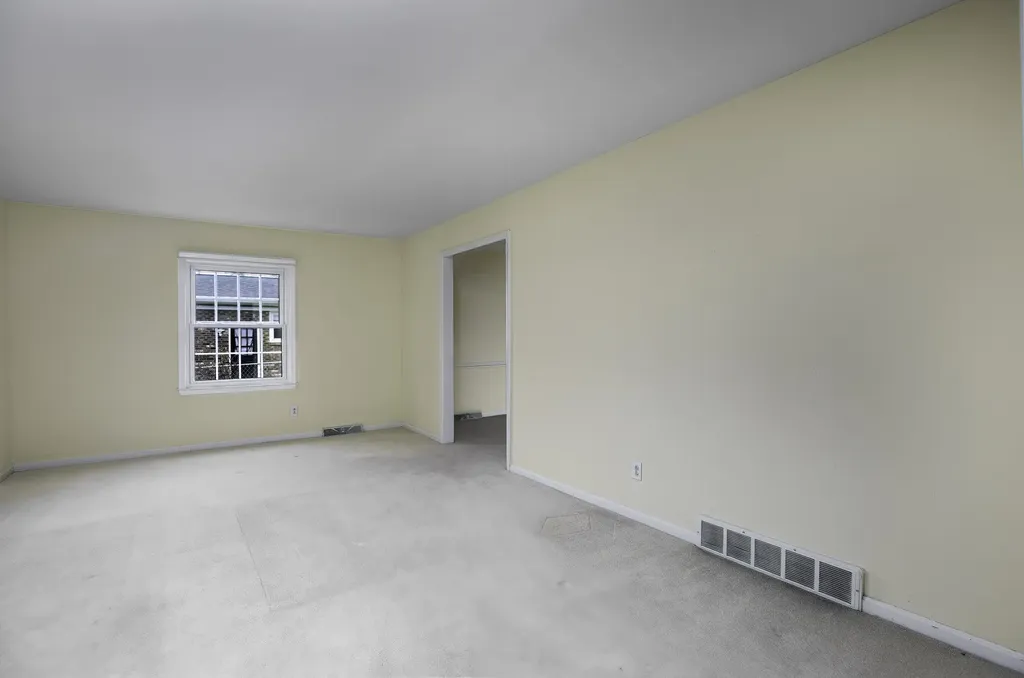 128 Ravenwood Road Versailles KY 40383
