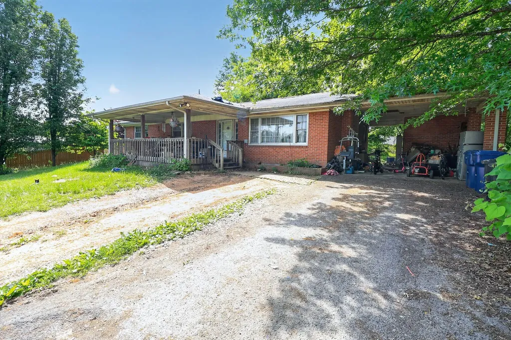 906 Horseshoe Drive Somerset KY 42501