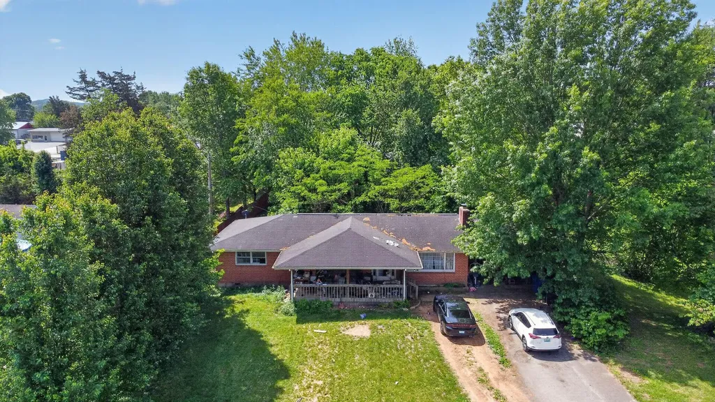 906 Horseshoe Drive Somerset KY 42501