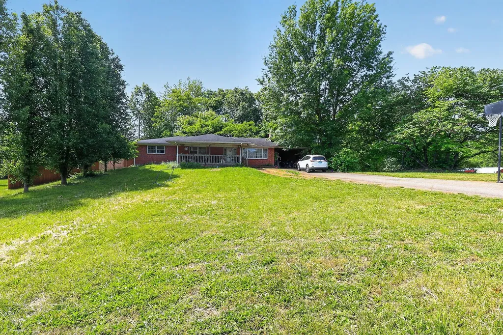 906 Horseshoe Drive Somerset KY 42501