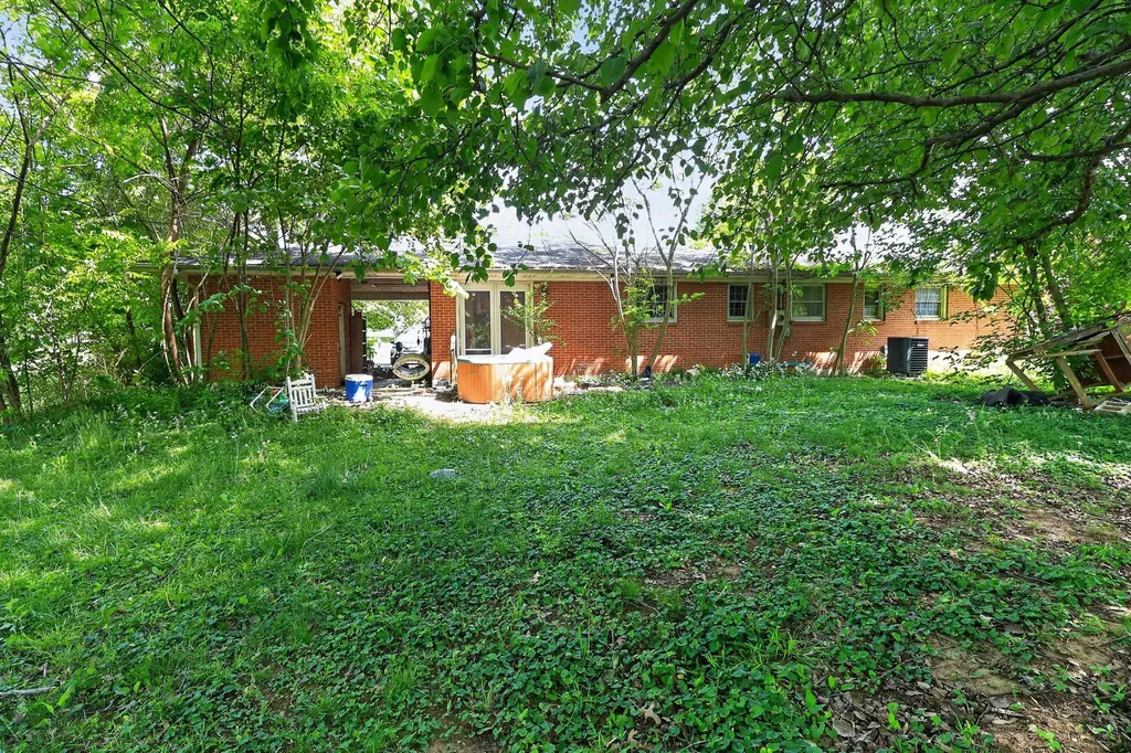906 Horseshoe Drive Somerset KY 42501