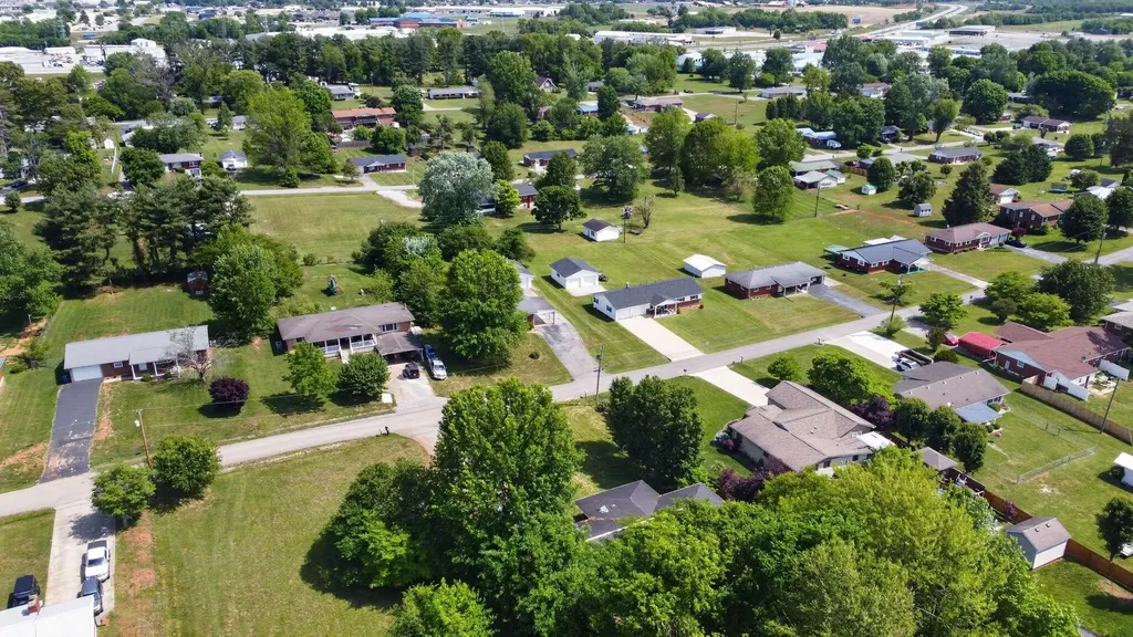 906 Horseshoe Drive Somerset KY 42501