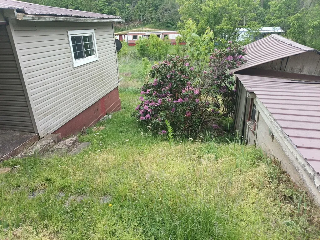 2933 Key Route-1092 Flat Gap KY 41219